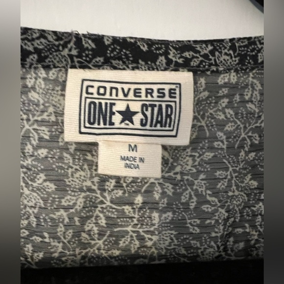 NWT Converse top size M (J137) - Picture 2 of 10